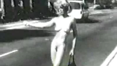 પથારીમાં એક અમેરિકન સેક્સ કાકી.
