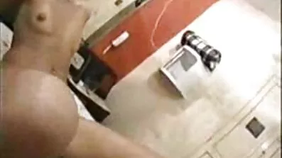 તેણે મને હિન્દી સેક્સ વીડીયો કોકોડ કહ્યો.