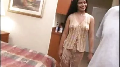 છુપાયેલા કેમેરા અને ડોકિયું